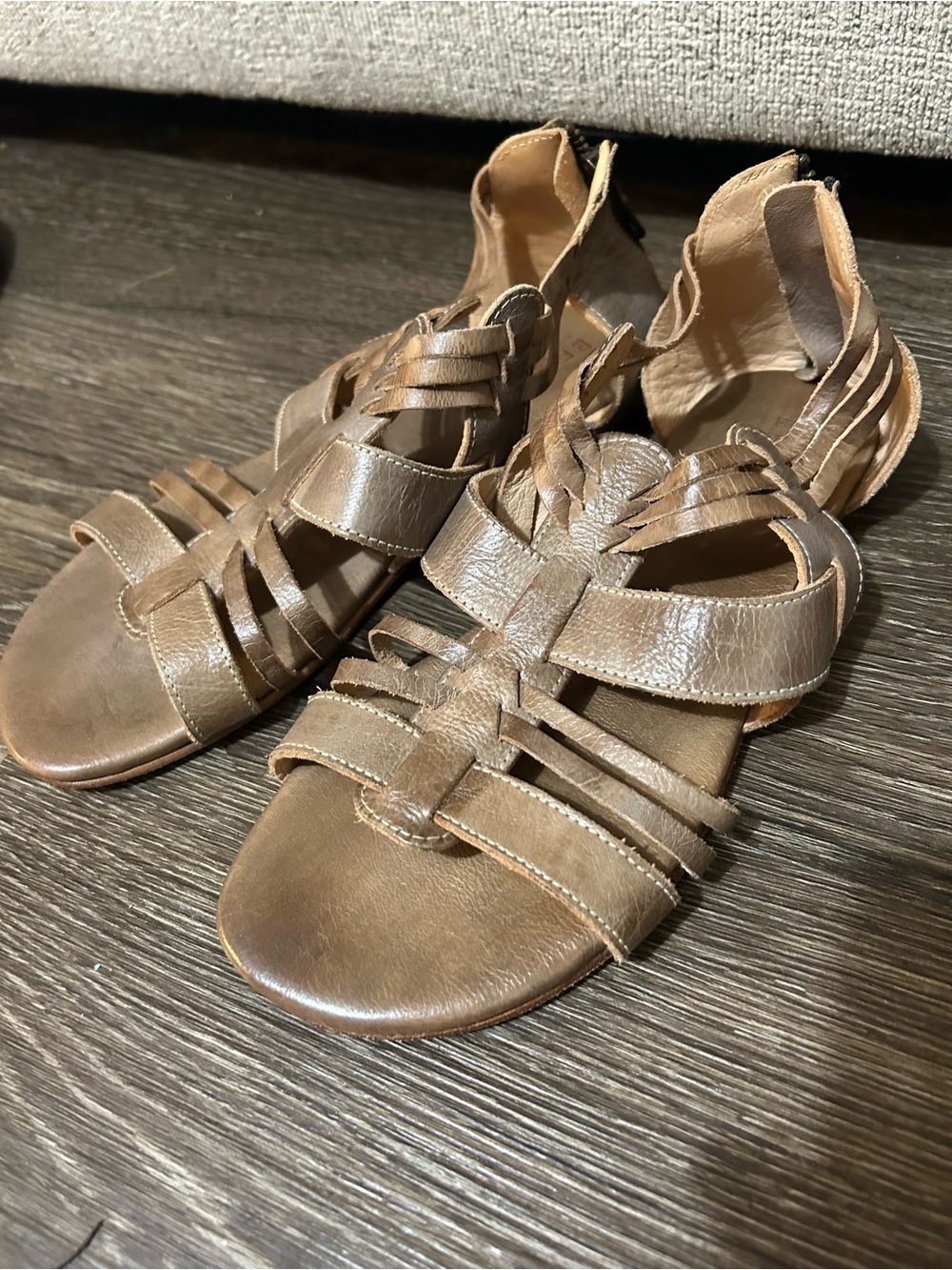 Bed Stu Cara Brown Leather Gladiator Strappy Open Toe Flat Sandals Size 9